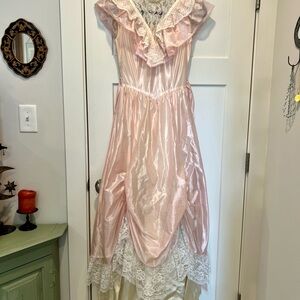 Gunne Sax Vintage 80’s Pink and Cream satin and lace maxi prom dress